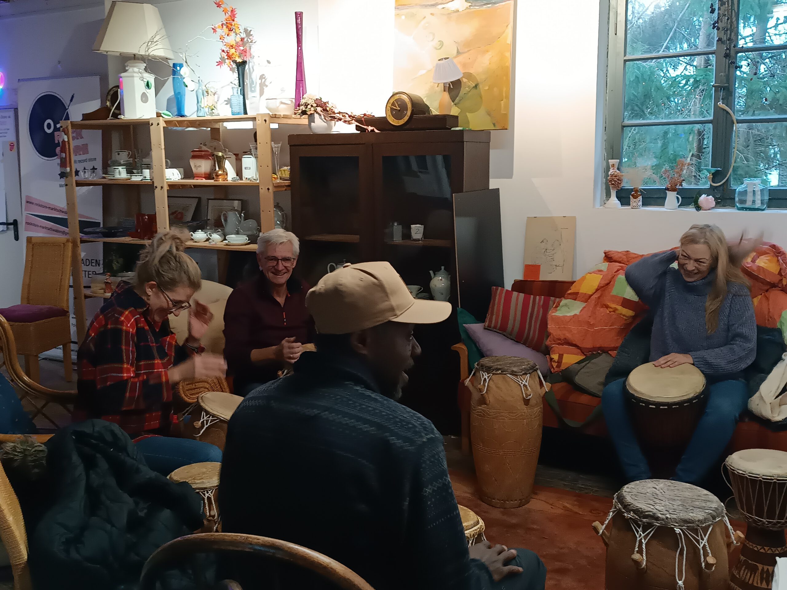 Trommelworkshop mit Samuel Mensah (Foto: Klaus Lüders)